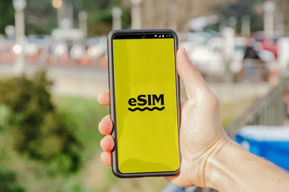 Máy và phụ kiện đi kèm